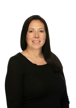 Portrait of Jennifer Larson