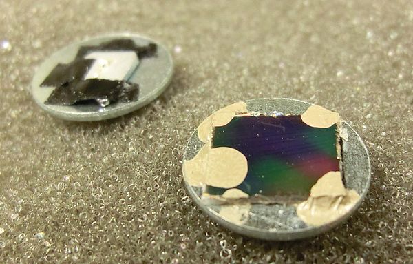 STM samples glued to conductive washers.