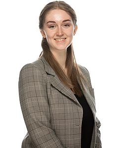 Portrait photo of Danielle