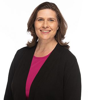 Headshot photo of Lynelle Ellis against a white background